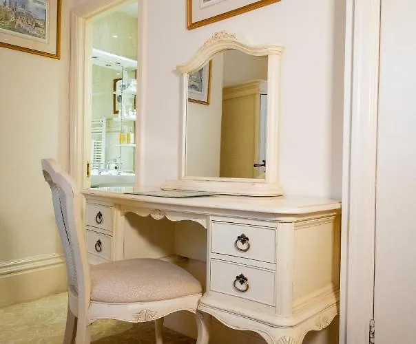 Πανσιόν Barbican House 4*