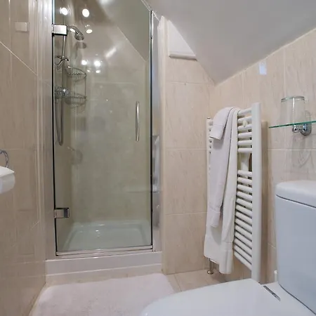 게스트하우스 Barbican House 4*