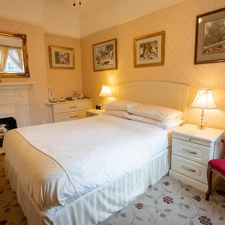 بيت ضيافة Barbican House