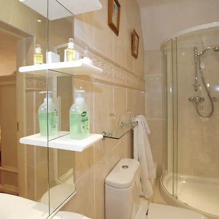 Barbican House 4* York