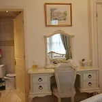 Barbican House 4*