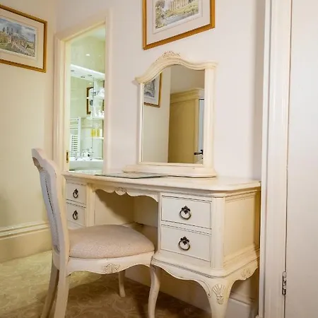 Guest house Barbican House 4*