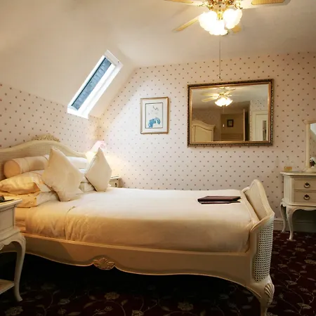 Гостевой дом Barbican House